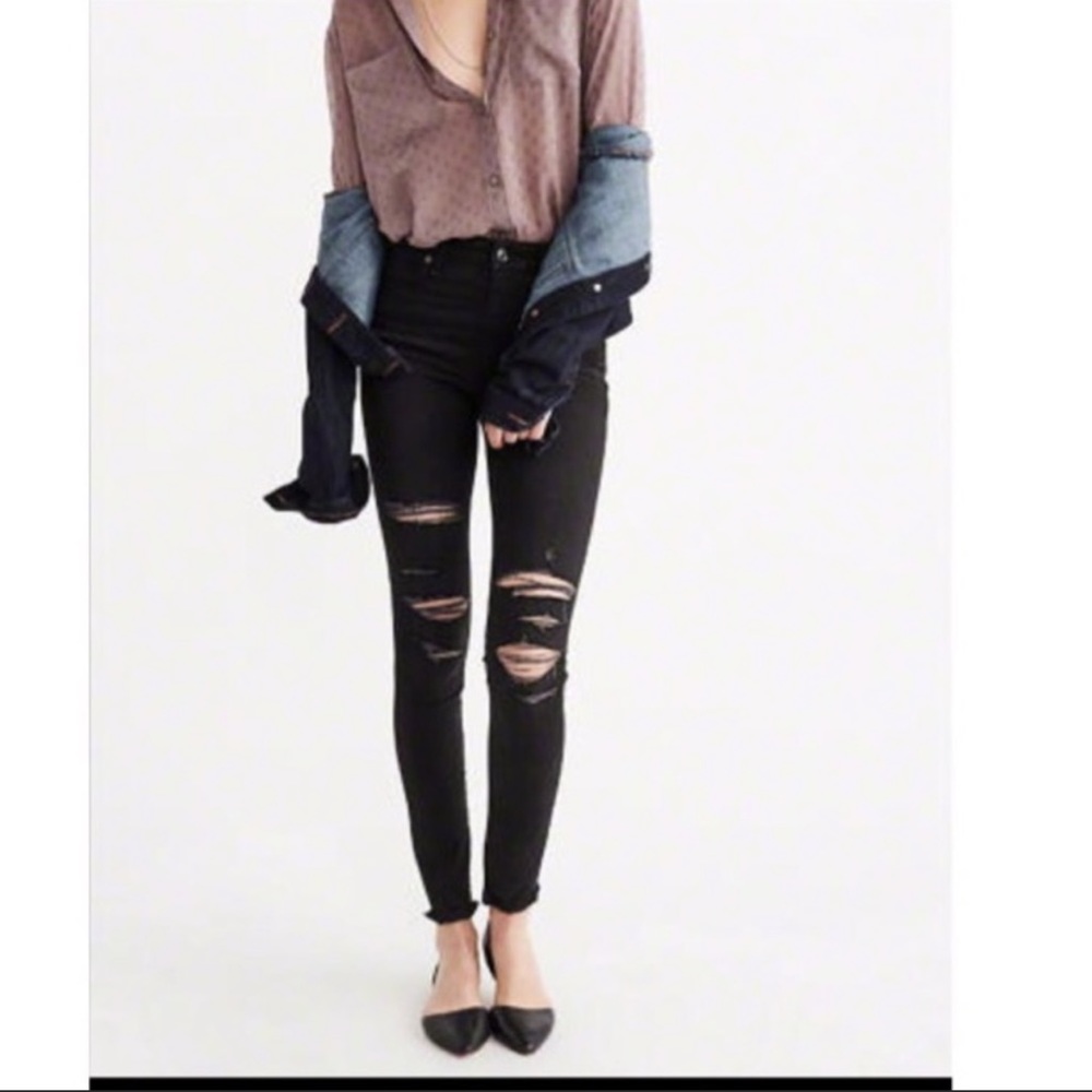 Best Fitting Black Distressed Skinny Jeans - Picture 4 of 5